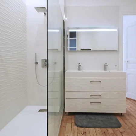 Lägenhet - Alsace Lorraine - Languedoc-place Du Salin-museum Histoire Naturelle- Jardin Des Plantes-musee Augustins- Palais De Justice Station Metro Carmes Ligne B